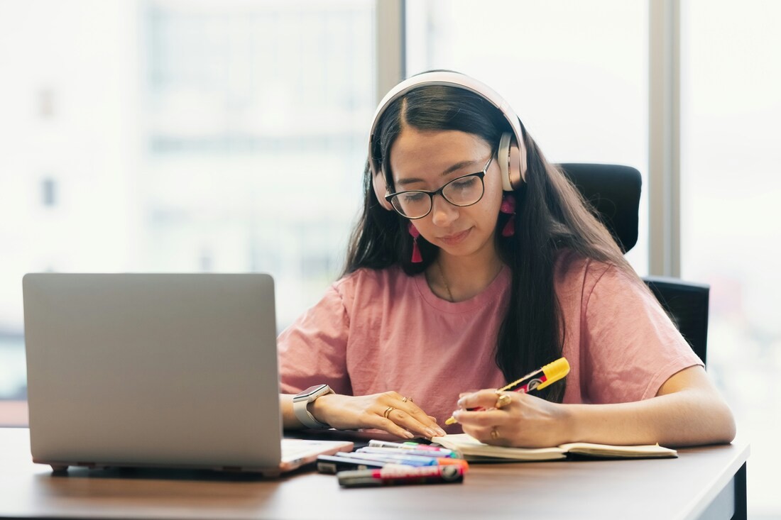 Music While Studying: Helpful or Distracting?
