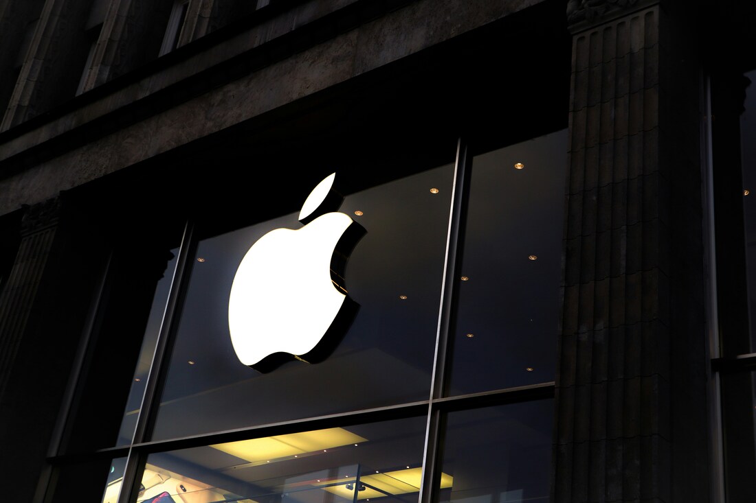 Apple Starts New Rental Program for iPhones and Macs