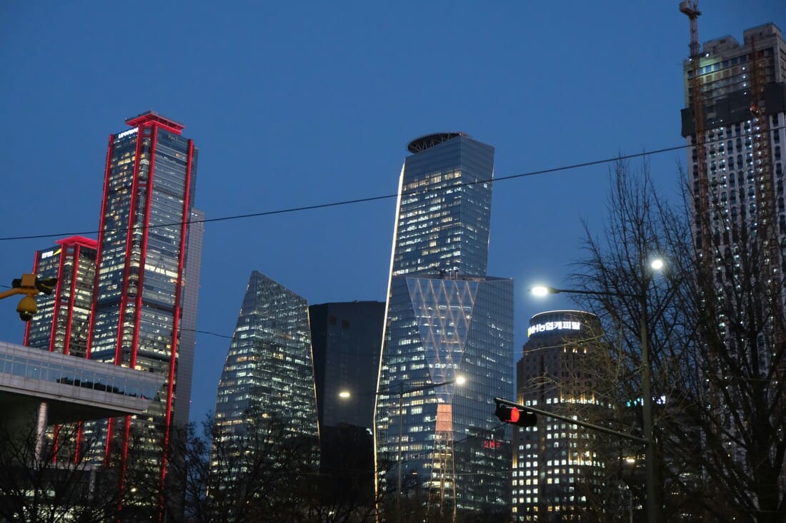 South Koreans Worked 32 Fewer Hours Last Year Compared to 2024