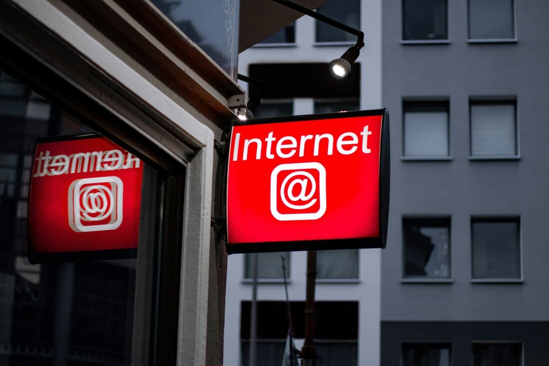 Study Finds That Excessive Internet Usage is Linked to Increased Stress